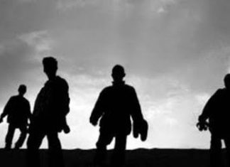 Puisi : Pemuda dan Ibunya