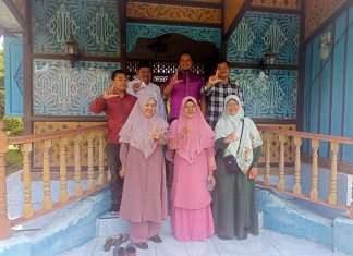 Komunitas Riau Sastra Kunjungi Kediaman Budayawan dan Sastrawan Riau Tenas Effendy