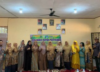 Pengabdian Masyarakat PBSI FKIP UIR: Pelatihan Menulis Cerita dengan Tema Religi Menginspirasi Siswa SMPN 1 Tualang