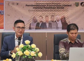 Pengabdian Masyarakat: Dosen FKIP UIR dan Komunitas Riau Sastra Gelar Pelatihan Pemandu Acara Siniar