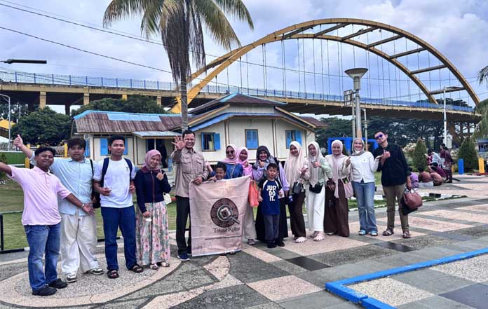 Riau Sastra Gelar Telusur Kultur, Peserta Susuri Jejak Sejarah Kota Lama Pekanbaru