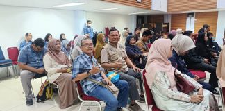 Ketua Riau Sastra Hadiri Bincang Sastra “Akar Puisi Nusantara”