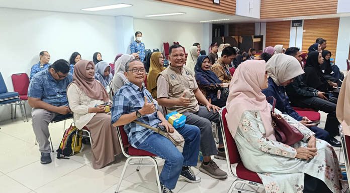 Ketua Riau Sastra Hadiri Bincang Sastra “Akar Puisi Nusantara”
