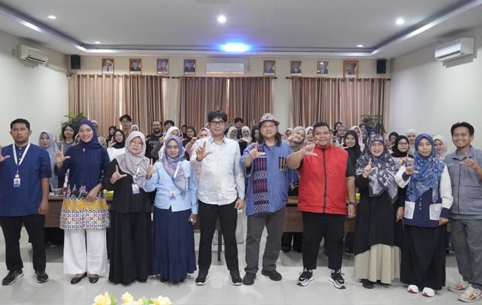 Pengurus Riau Sastra Ikuti Pelatihan Penulisan Fiksi Mini Bersama Gol A Gong